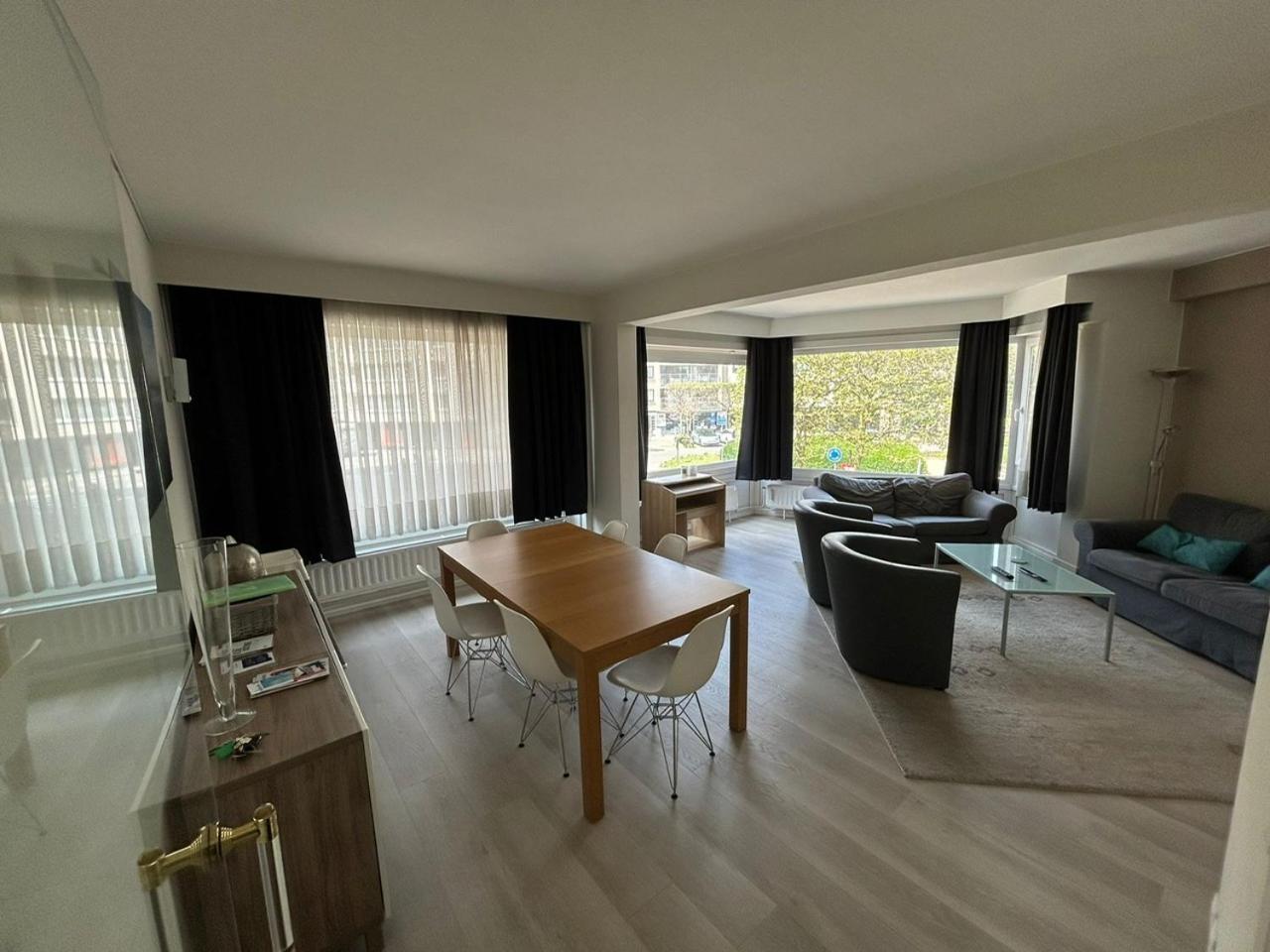 3 Bedroom Apartment Nearby The Sea Остенде Екстер'єр фото