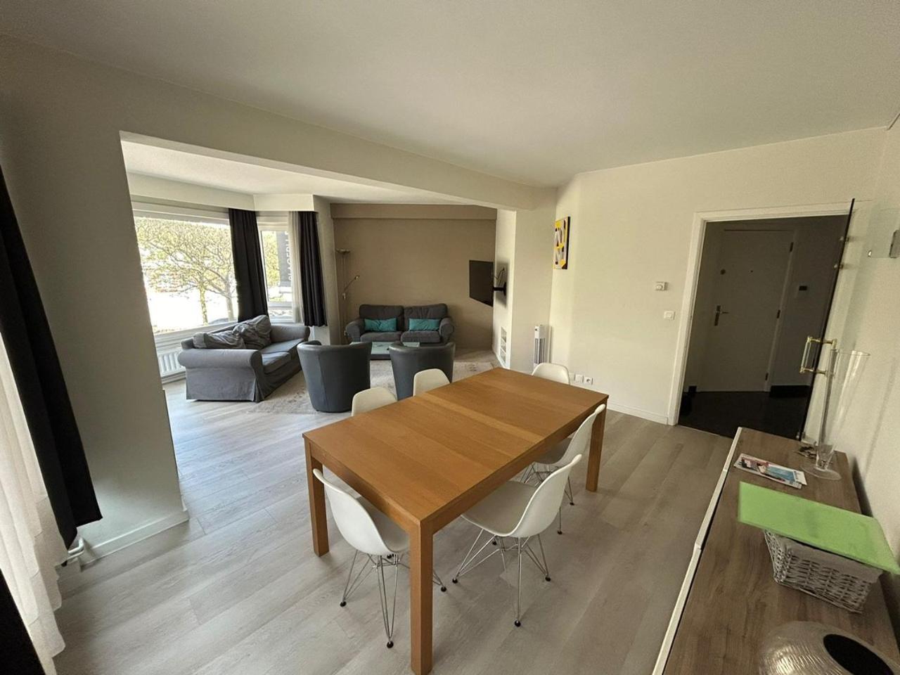 3 Bedroom Apartment Nearby The Sea Остенде Екстер'єр фото